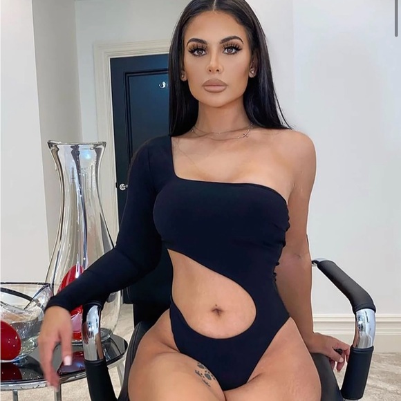 FASHION NOVA - Black Cut Out Off Shoulder Bodysuit - Picture 6 of 6